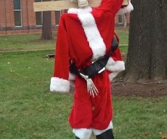 'Crucified Santa' on Display at Va. County Courthouse