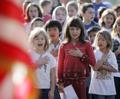 Students Required to Say Pledge of Allegiance in Spanish at Some Calif. Schools
