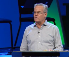 Bill Hybels: Jesus Deserves One More Gasp This Christmas
