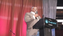 T.D. Jakes Says Church Can't Rely on Vision Alone