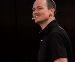 Shane Hipps Steps Into Spotlight as Rob Bell Departs Mars Hill Bible Church