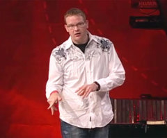 Prayer Not an Excuse for Laziness, Inactivity, Megachurch Pastor Says