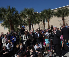 Gingrich Vows to Ban Embryonic Stem Cell Research