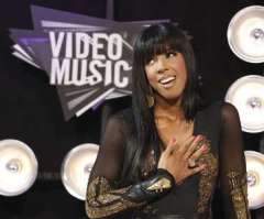 Kelly Rowland Can't Be Without Her Bible on Tour
