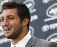 Tebow Mania Finds NYC Sports Stores Unprepared