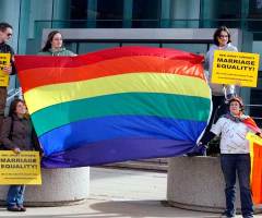 Gay Activists Call Obama 'Coward' Over Failure to Sign Executive Order