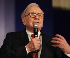Warren Buffett Diagnosed With Prostate Cancer; Will Continue to Run Company