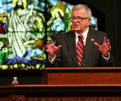 Chuck Colson 'Will Soon Be With the Lord;' Family Gathers at Bedside