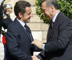 Sarkozy Loses as France Swings to Left in Presidential Polls