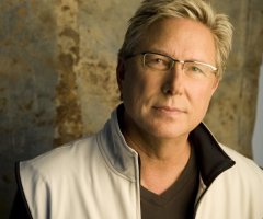 Don Moen to Celebrate 1M Likes on Facebook With Album Giveaway and Live Chat