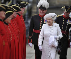 Queen Praised for Dedication and Generosity by Anglican Head on Diamond Jubilee