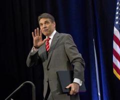 Rick Perry Rejects Medicaid Expansion; Calls Obamacare 'Gun to the Head'