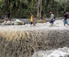 Typhoon Bopha Kills Hundreds Across Philippines; 'Entire Families Washed Away'