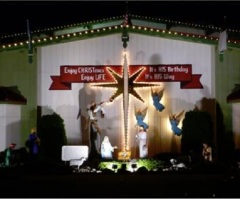 Christmas-Centered Businessmen See No Conflict Between Santa Claus, Nativity