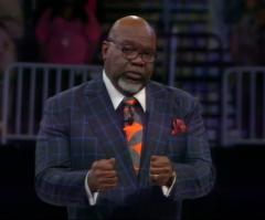 TD Jakes to Be Recipient of 2013 'BET Honors' for Humanitarian Efforts