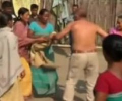 Women Beat 'Rape Politician' in India Accused of Sexual Assault (VIDEO)