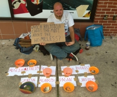 Homeless Man's 'Test' Finds Atheists, Christians Give Most Money to the Poor