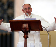 Pope Francis Encourages Oppressed and Persecuted Christians in Middle East