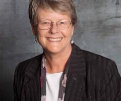 US Immigration Office Gives Atheist Seeking Citizenship Until Friday to Prove She Is a Church Member